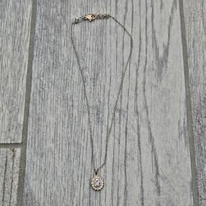 Elegant Silver Necklace with Pink Gemstone